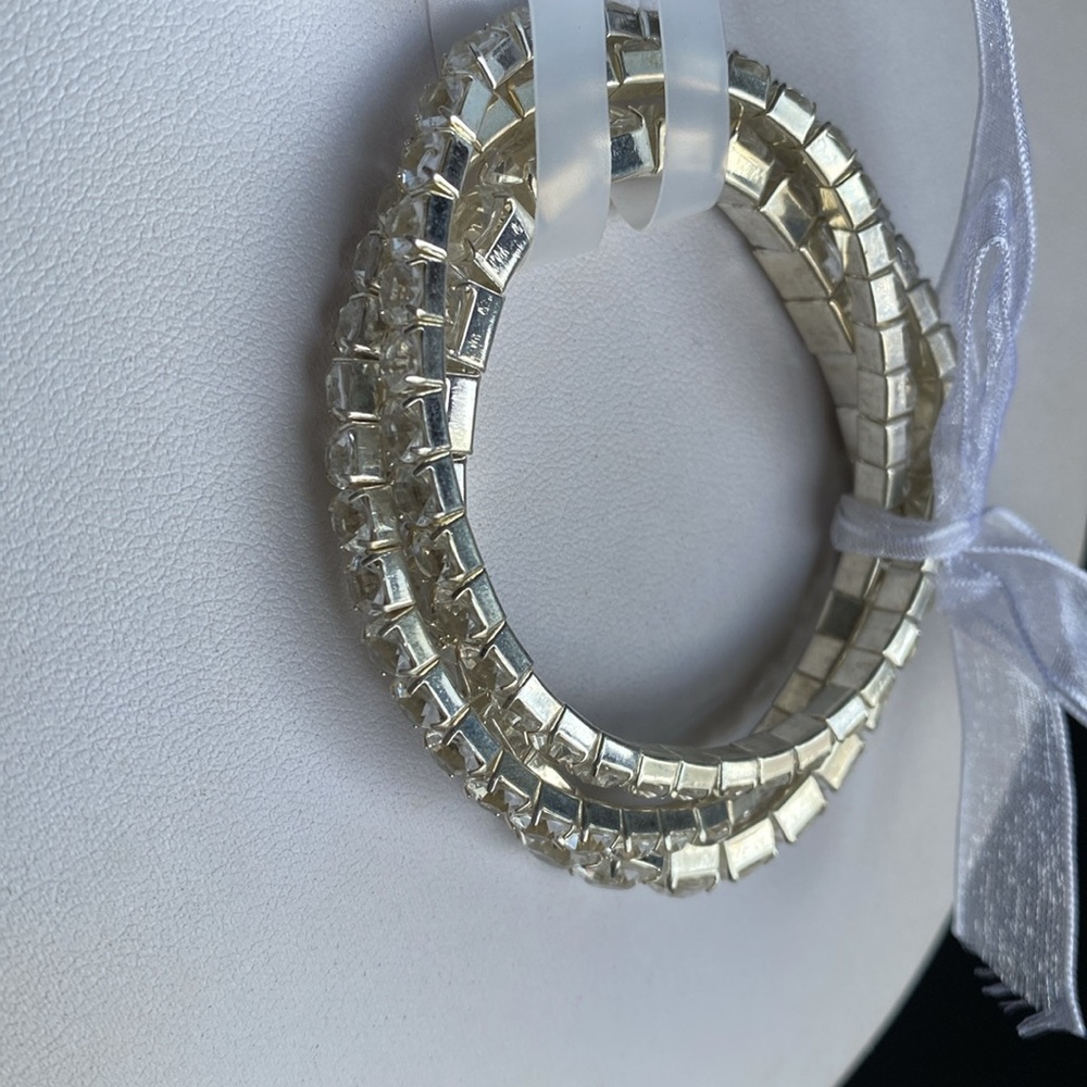 Elegant Silver Bracelet Set - Picture 3 of 4